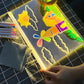 🎨 50% KORTING! ✨ VERLICHT TEKENBORD - Herbruikbaar, oplichtend oppervlak, verstelbare standaard voor kinderkunst en schrijfwerk, werkt op batterijen, inclusief stylus 🖍️💡